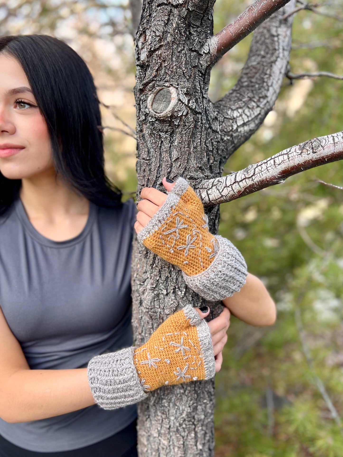 Embroidered Mum Mitts, PDF