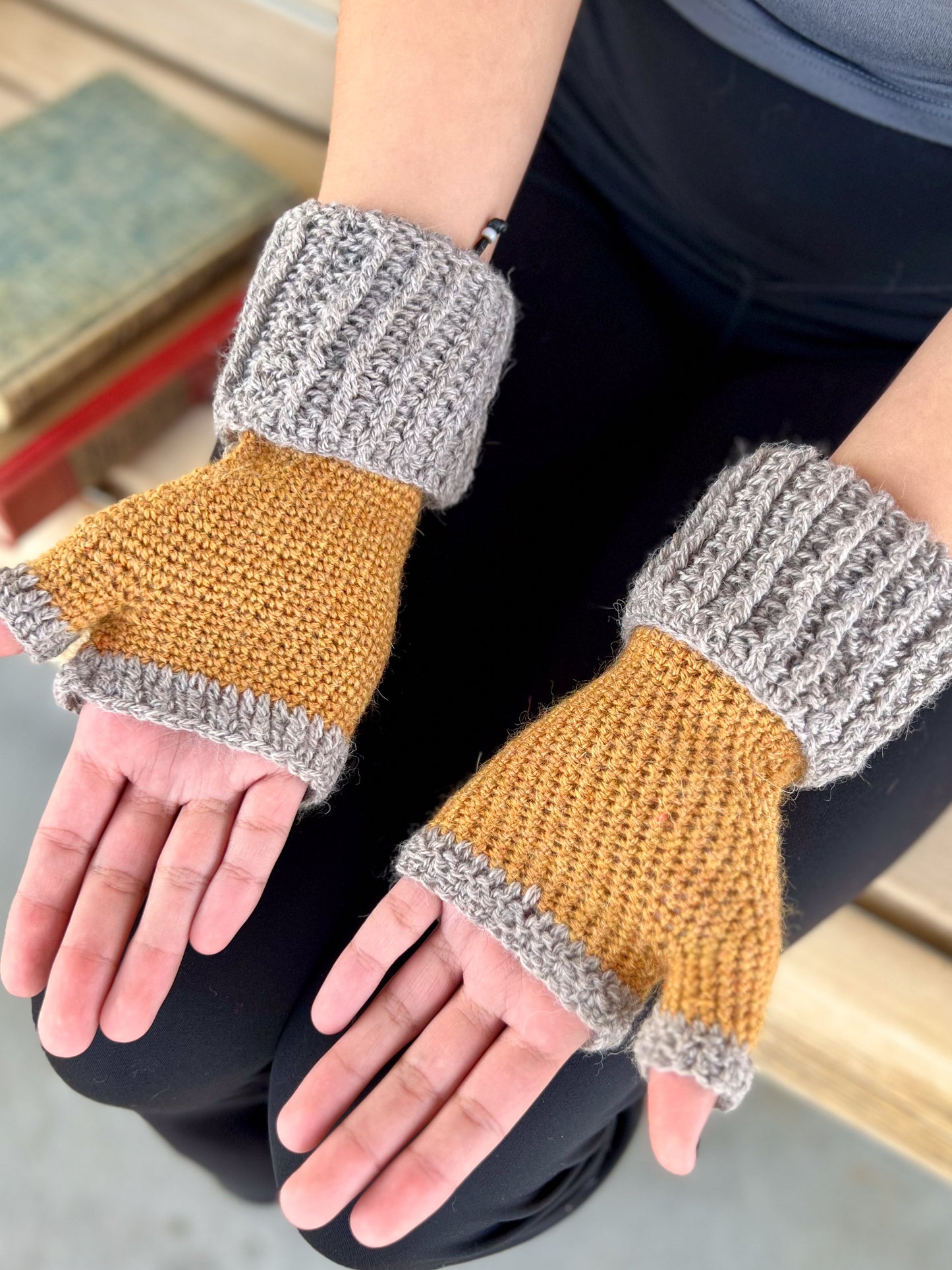 Embroidered Mum Mitts, PDF