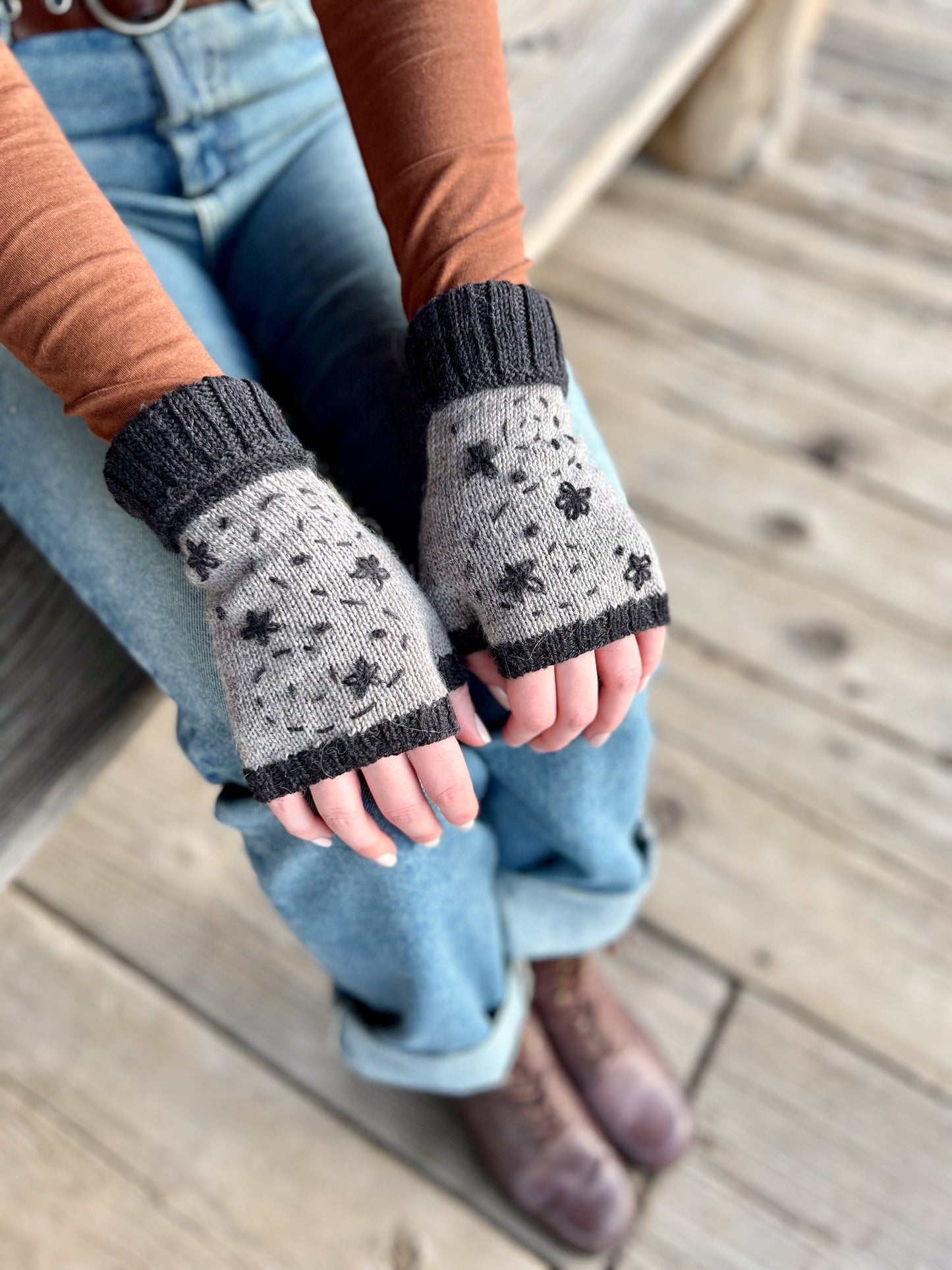 Embroidered Cosmos Mitts, PDF
