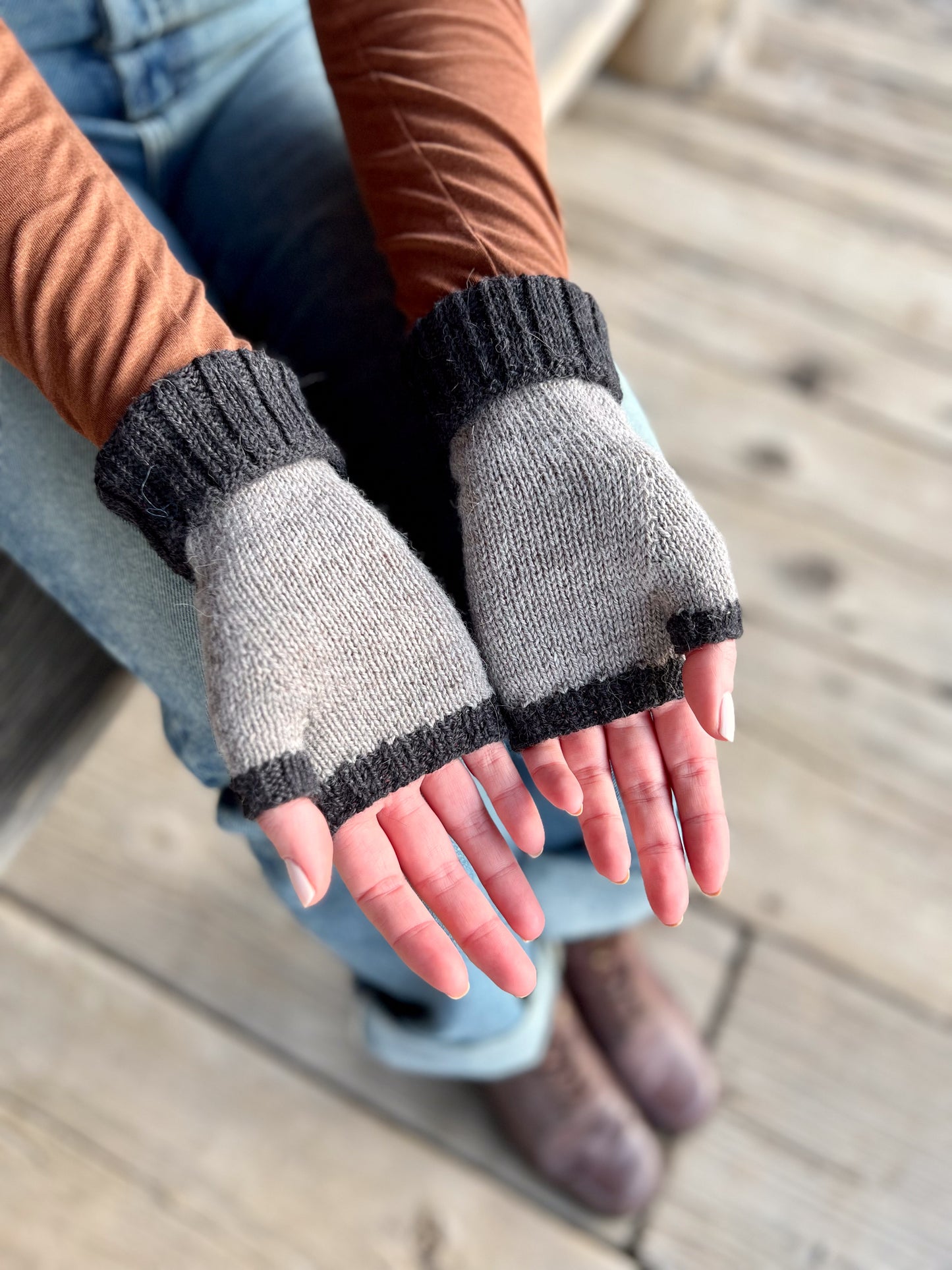 Embroidered Cosmos Mitts, PDF